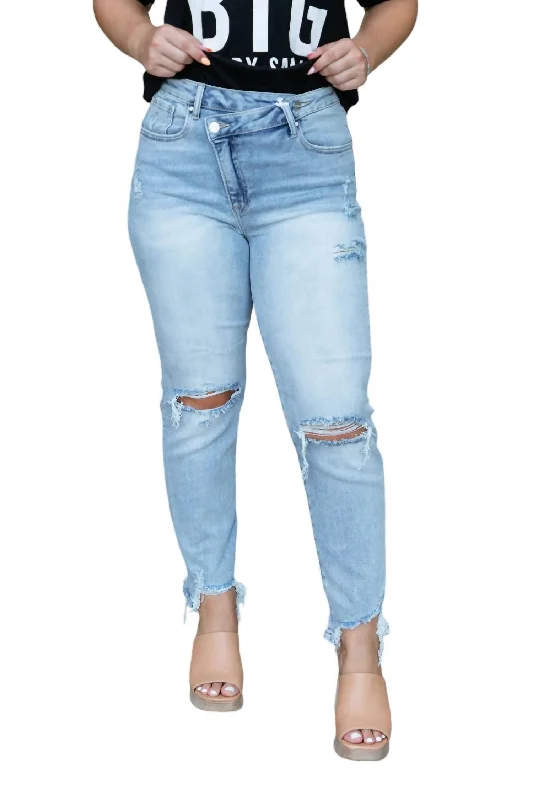 Best Offers of the Month!Crossover Girlfriend Jeans In Light Wash