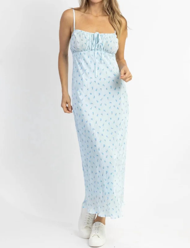 Hurry, Sale Ends Soon!Emmy Floral Midi Dress In Blue