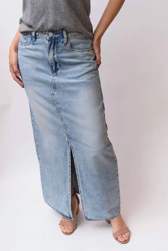 Time to Save Big!Denim Maxi Skirt In Medium Blue Wash
