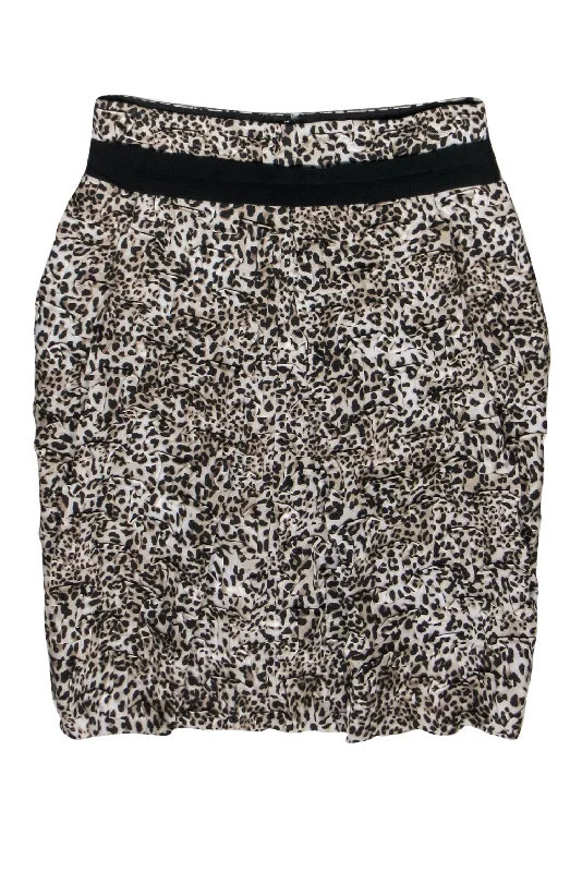 Your Favorite Items on Sale Now!Vivenne Tam - Beige & Black Leopard Print Ruffled Pencil Skirt Sz 2 Your Favorite Items on Sale Now!Vivenne Tam - Beige & Black Leopard Print Ruffled Pencil Skirt Sz 2