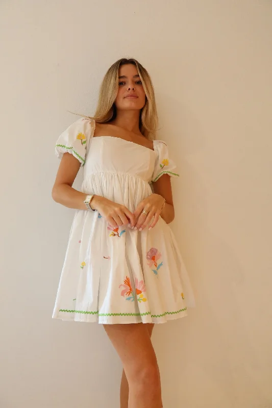 Save Like Never Before!ALANA FLORAL DRESS